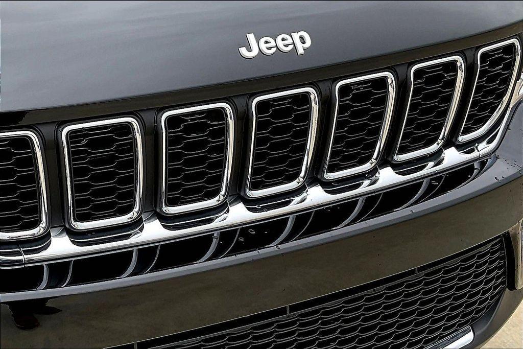 new 2024 Jeep Grand Cherokee car, priced at $37,999