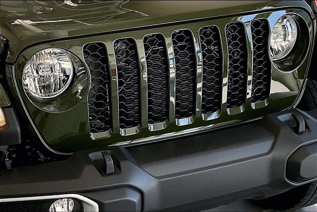new 2023 Jeep Gladiator car, priced at $42,427