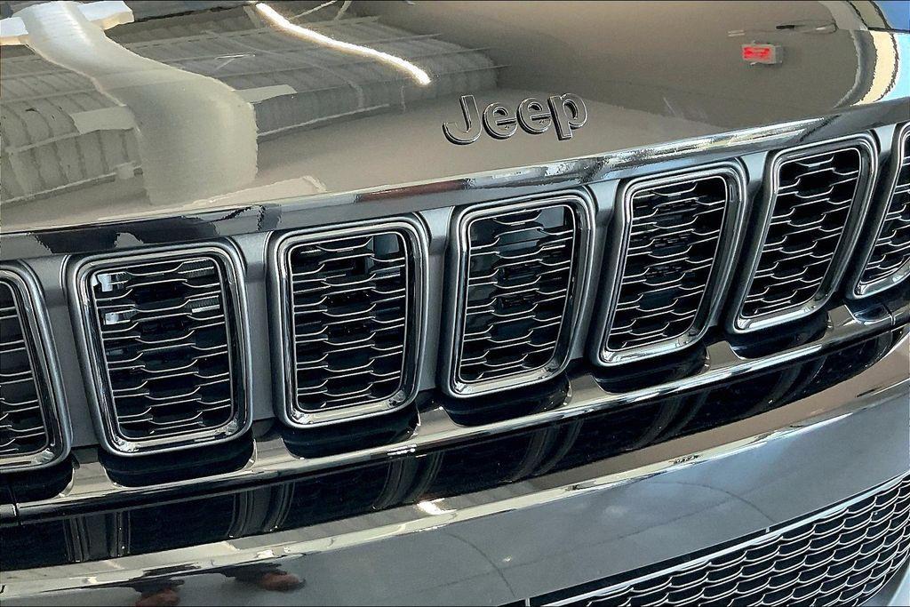 new 2024 Jeep Grand Cherokee car, priced at $41,397
