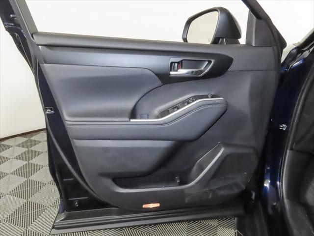 new 2025 Toyota Highlander car, priced at $47,822