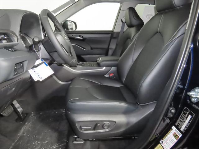 new 2025 Toyota Highlander car, priced at $47,822