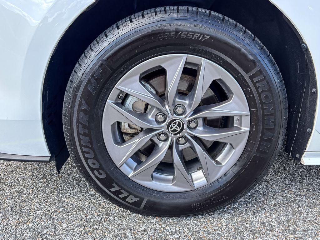 used 2023 Toyota Sienna car, priced at $31,900