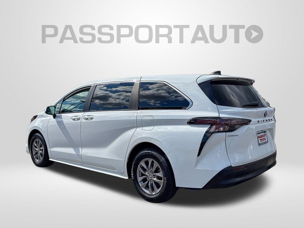 used 2023 Toyota Sienna car, priced at $31,900