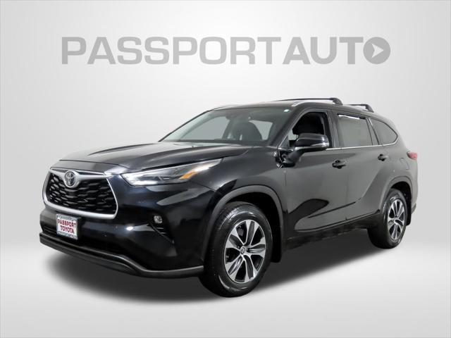 used 2022 Toyota Highlander car, priced at $31,955