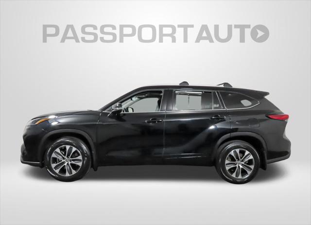 used 2022 Toyota Highlander car, priced at $31,703