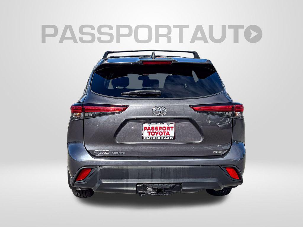 used 2022 Toyota Highlander car, priced at $27,232