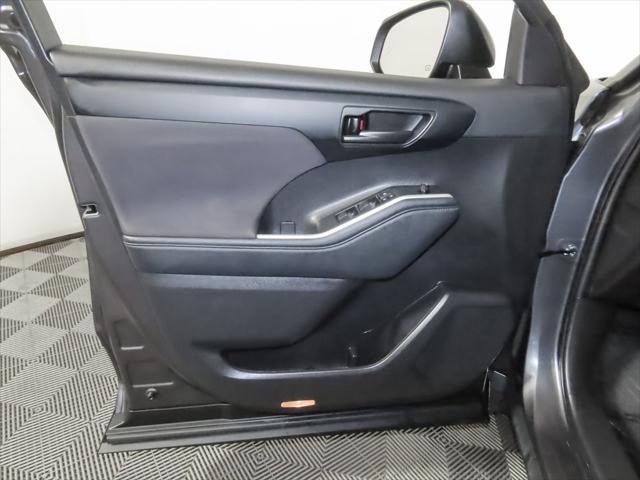 used 2023 Toyota Highlander car, priced at $34,071
