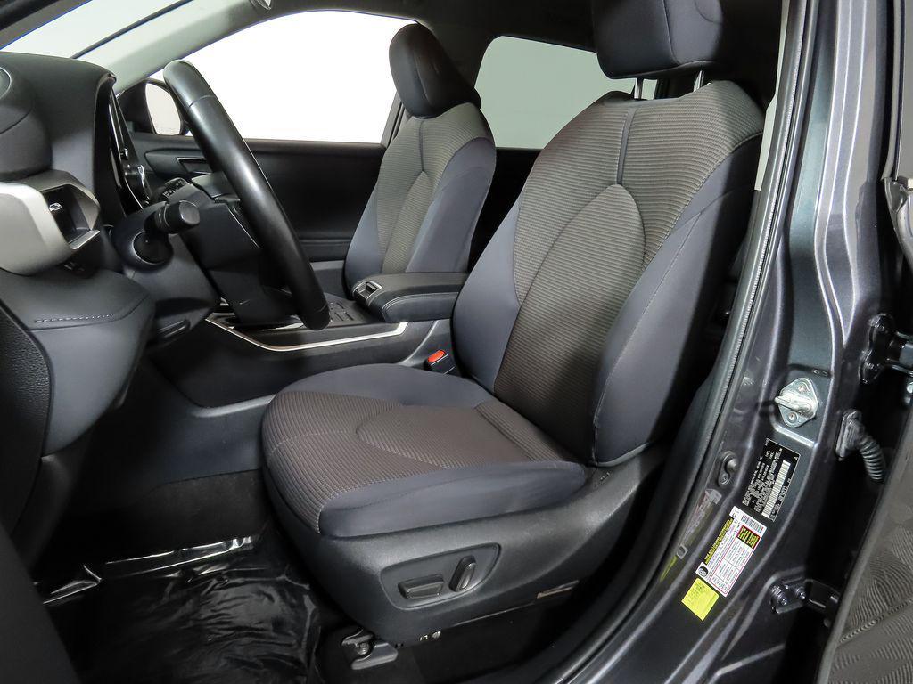 used 2023 Toyota Highlander car, priced at $32,668