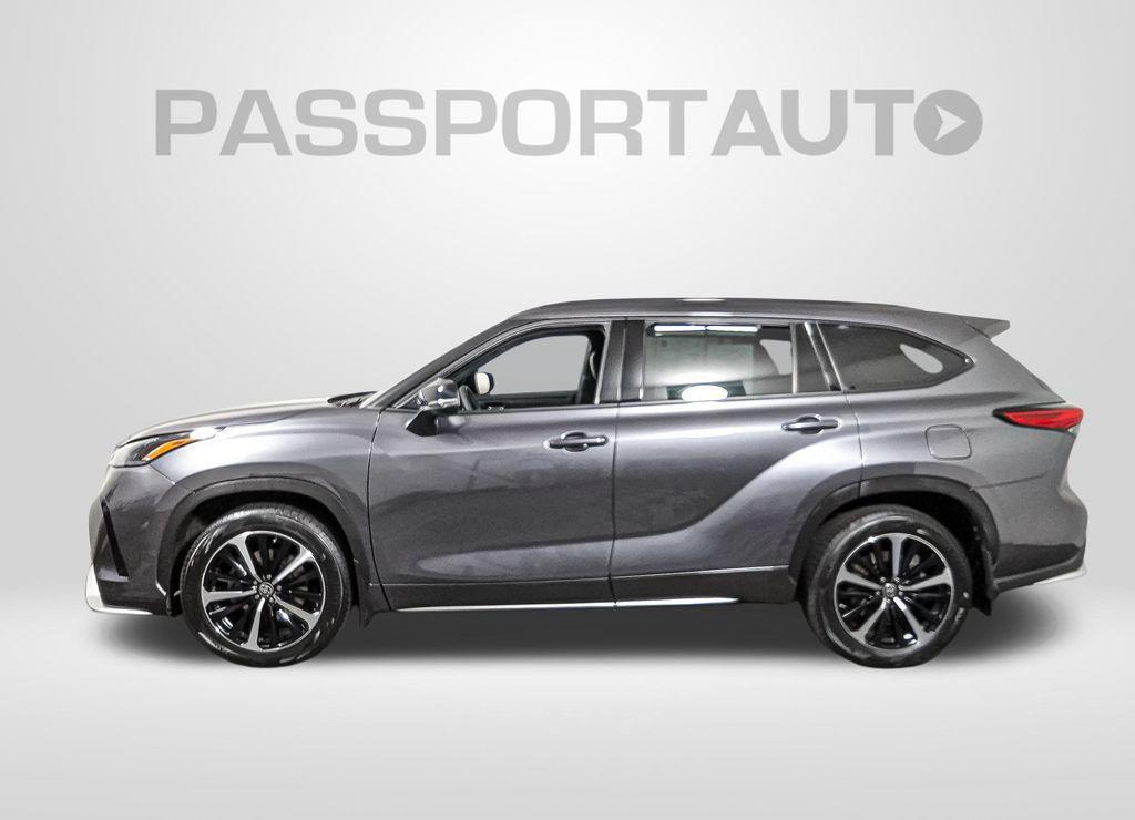 used 2022 Toyota Highlander car, priced at $35,516