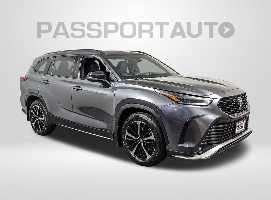 used 2022 Toyota Highlander car, priced at $35,516