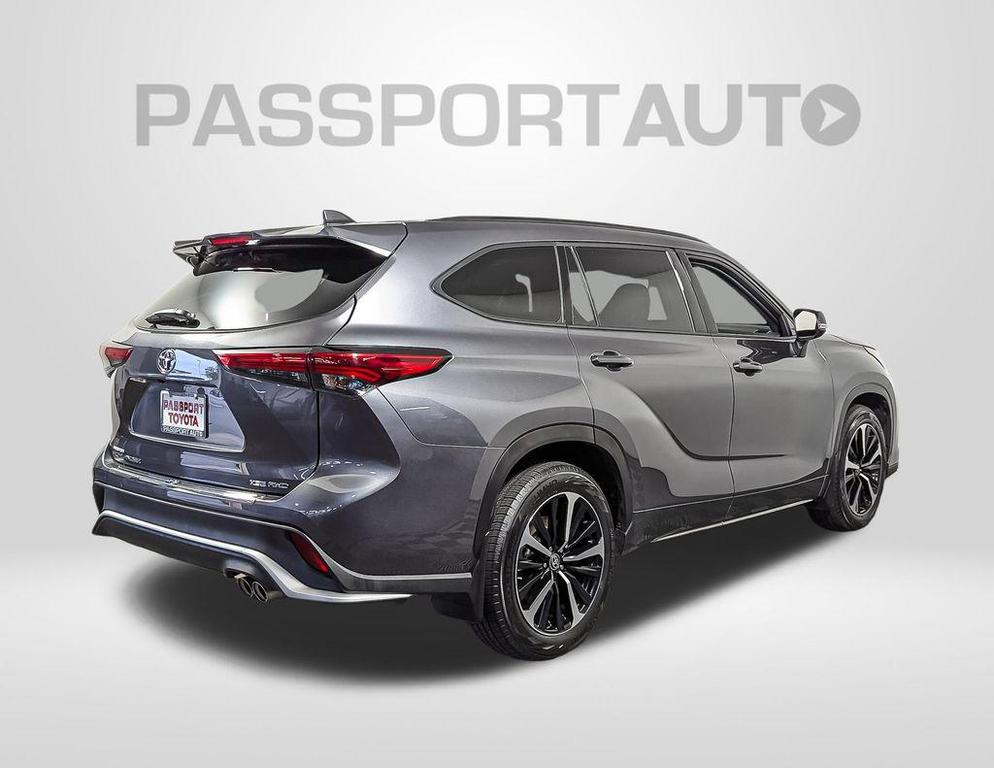 used 2022 Toyota Highlander car, priced at $35,516
