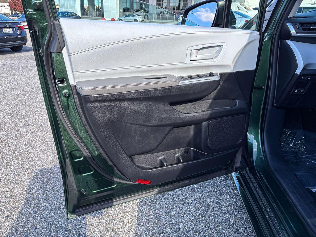 used 2025 Toyota Sienna car, priced at $37,725