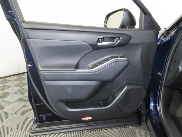 used 2024 Toyota Highlander car, priced at $43,270