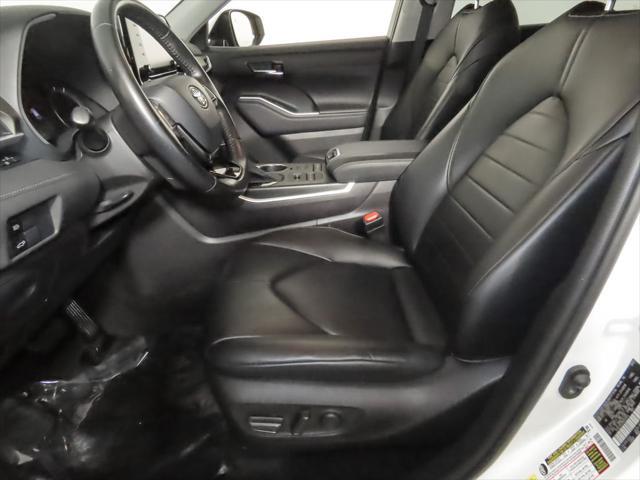 used 2021 Toyota Highlander car, priced at $33,900
