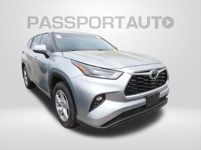 used 2022 Toyota Highlander car, priced at $31,000