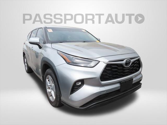 used 2022 Toyota Highlander car, priced at $31,000