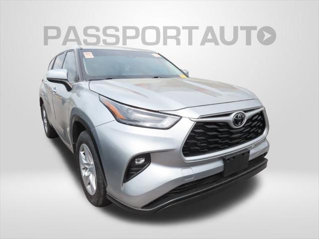 used 2022 Toyota Highlander car, priced at $31,000