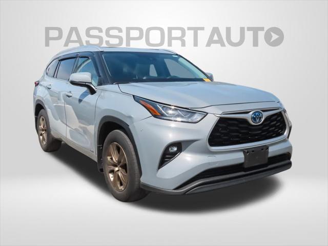 used 2022 Toyota Highlander car, priced at $35,600