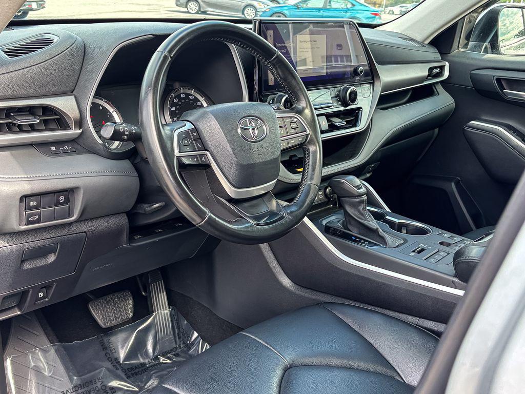 used 2023 Toyota Highlander car, priced at $34,220