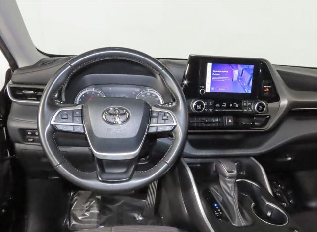 used 2023 Toyota Highlander car, priced at $32,866