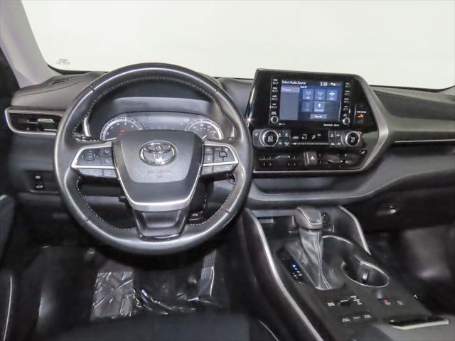 used 2022 Toyota Highlander car, priced at $33,470