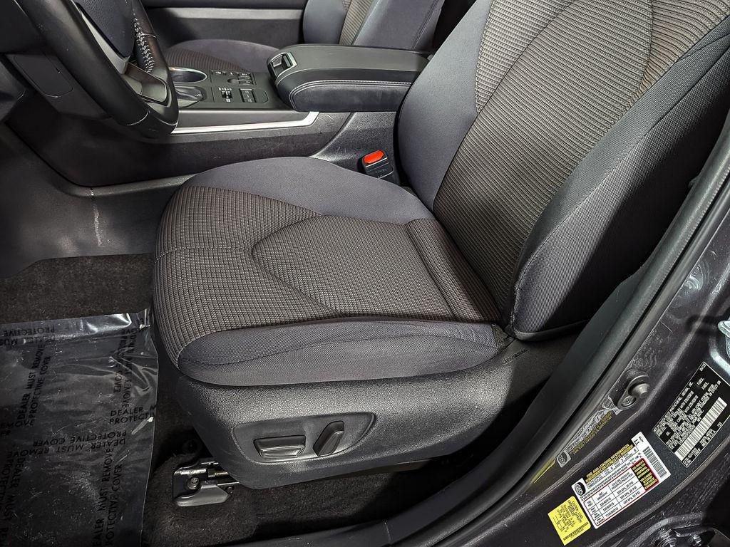 used 2023 Toyota Highlander car, priced at $33,234