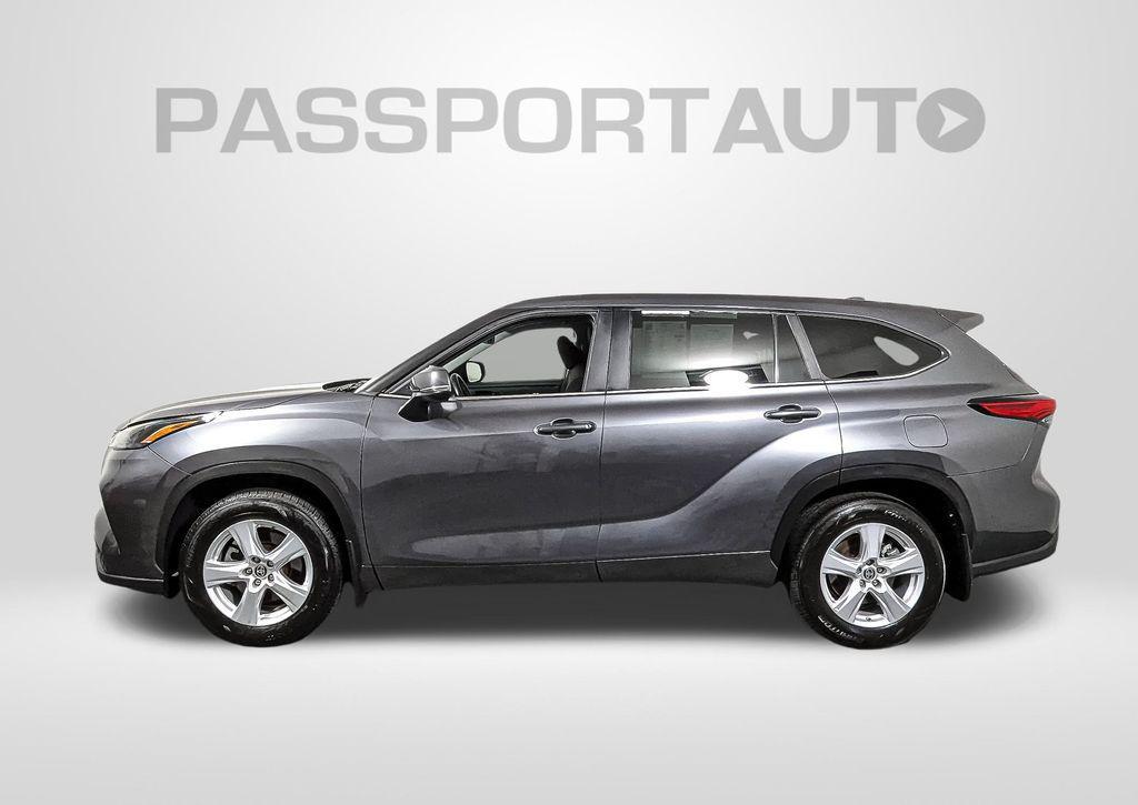 used 2023 Toyota Highlander car, priced at $33,234