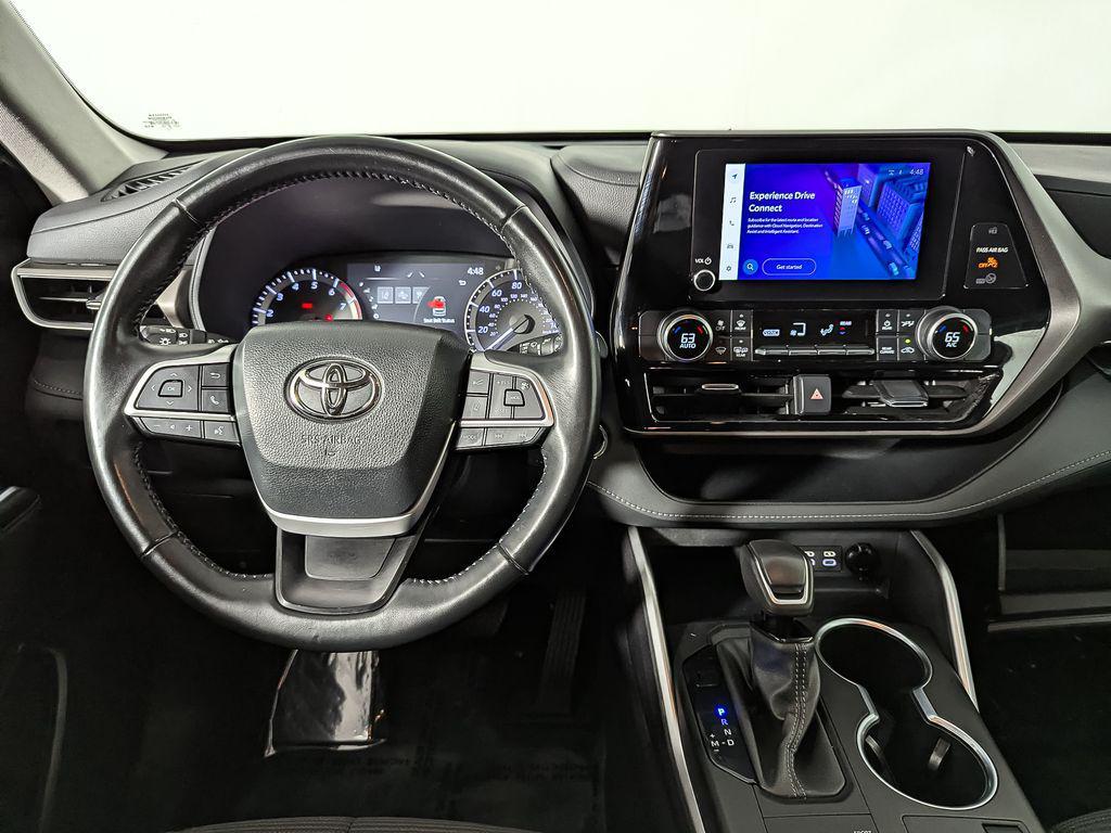 used 2023 Toyota Highlander car, priced at $33,234