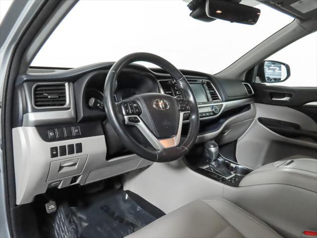 used 2018 Toyota Highlander Hybrid car, priced at $26,556