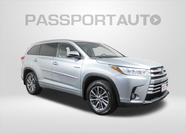 used 2018 Toyota Highlander Hybrid car, priced at $26,556