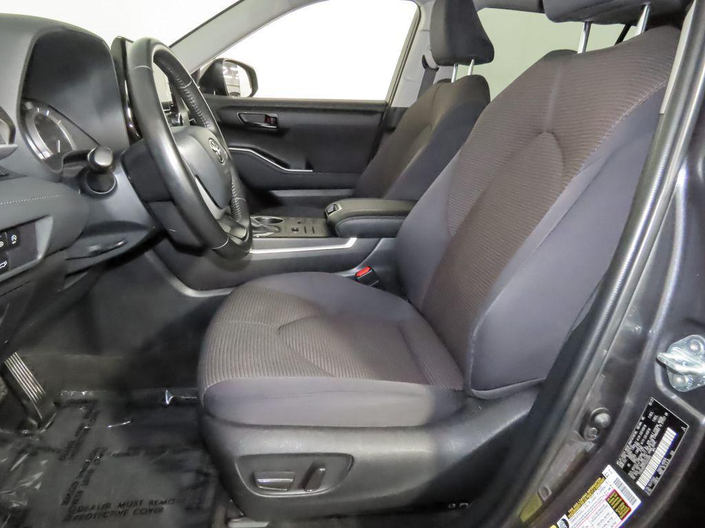 used 2023 Toyota Highlander car, priced at $32,990