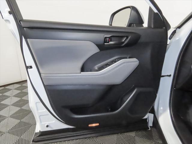 used 2022 Toyota Highlander Hybrid car, priced at $33,945