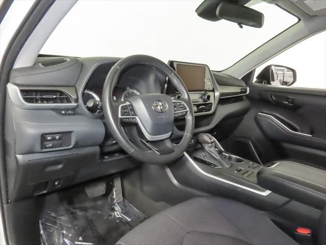 used 2023 Toyota Highlander car, priced at $36,136