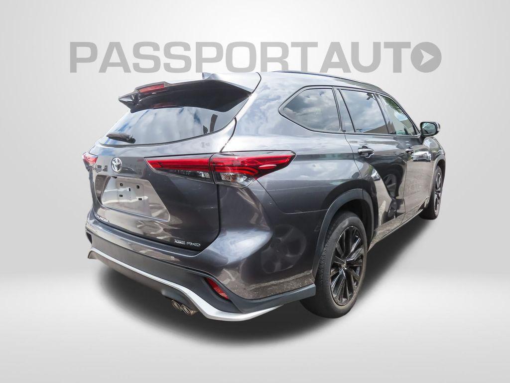 used 2023 Toyota Highlander car, priced at $39,894