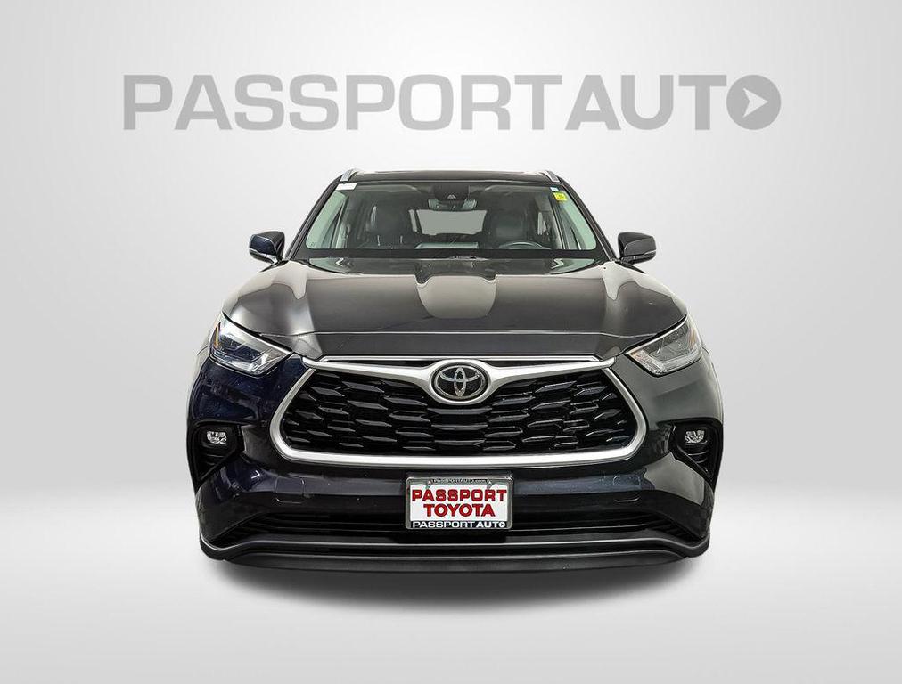 used 2022 Toyota Highlander car, priced at $32,230