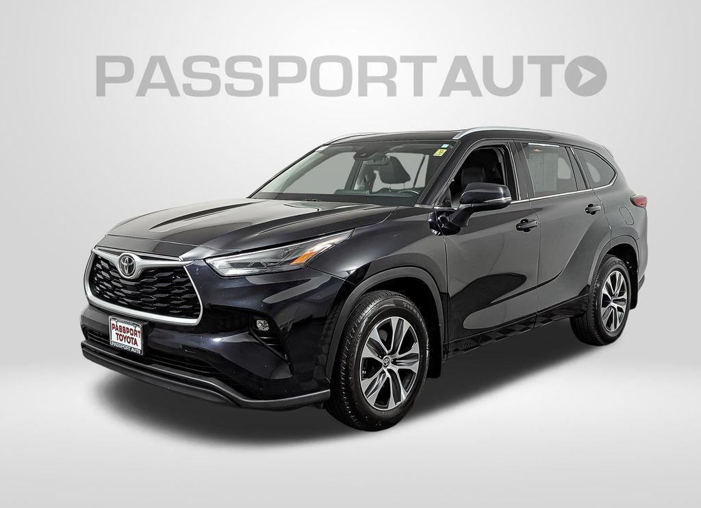 used 2022 Toyota Highlander car, priced at $32,230