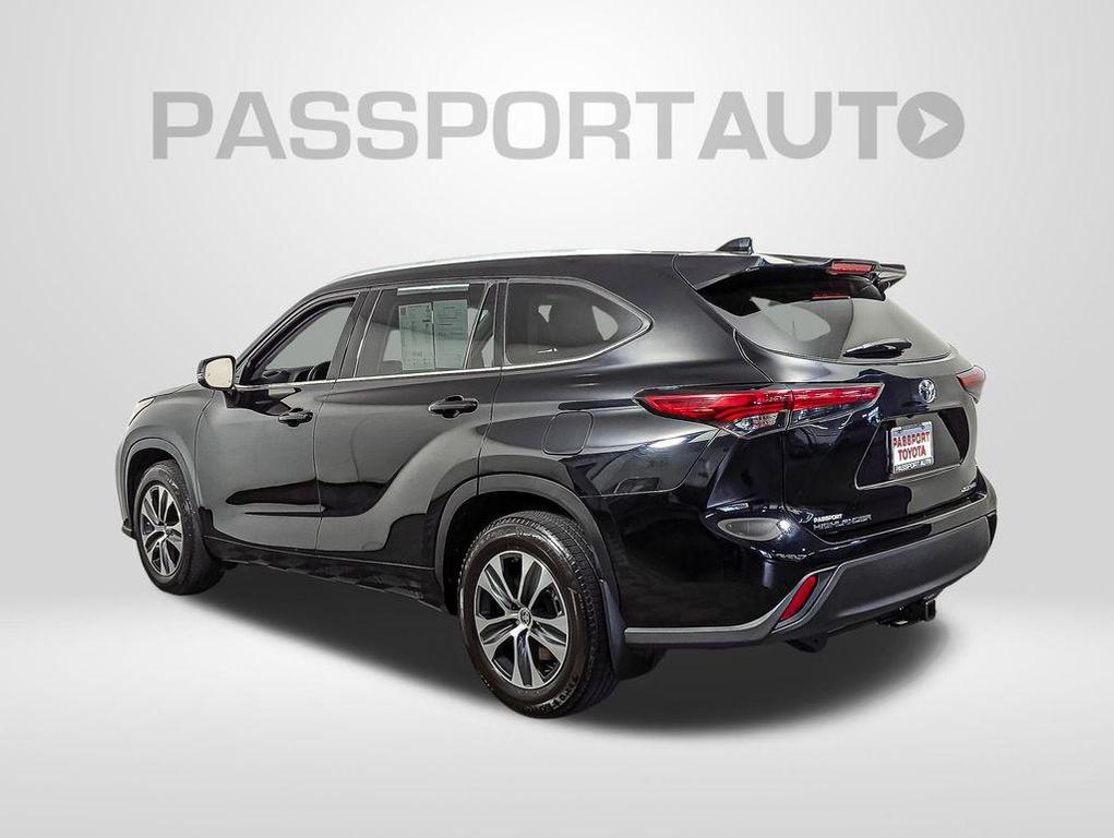 used 2022 Toyota Highlander car, priced at $32,230
