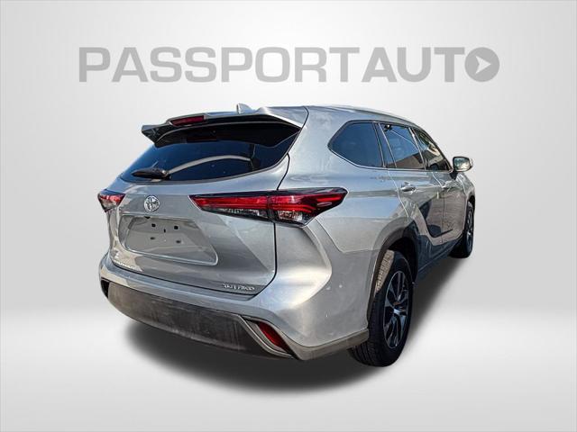 used 2022 Toyota Highlander car, priced at $38,933