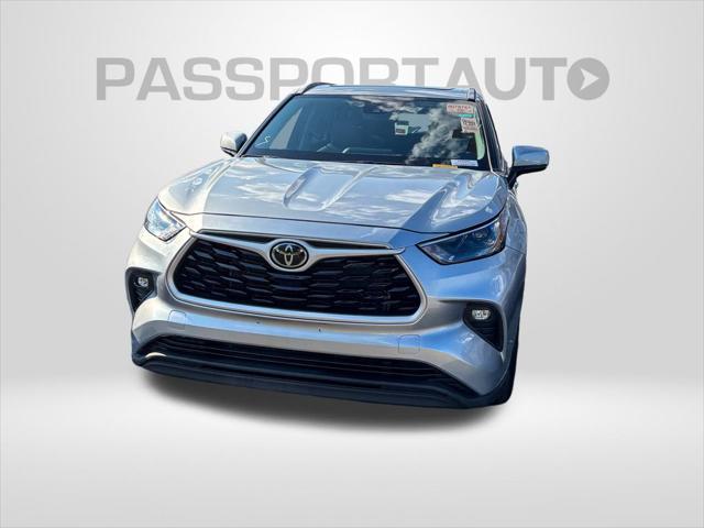 used 2022 Toyota Highlander car, priced at $38,933