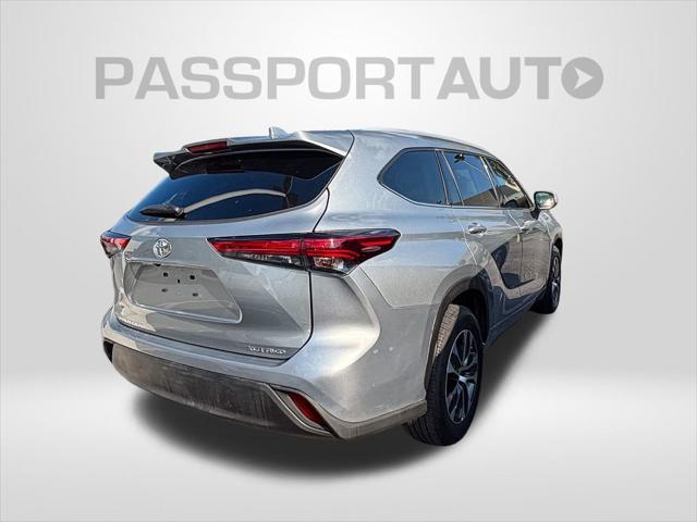 used 2022 Toyota Highlander car, priced at $38,933
