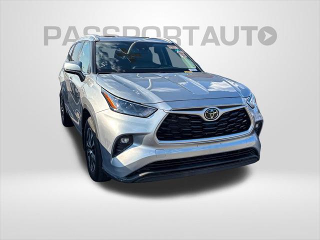 used 2022 Toyota Highlander car, priced at $38,933