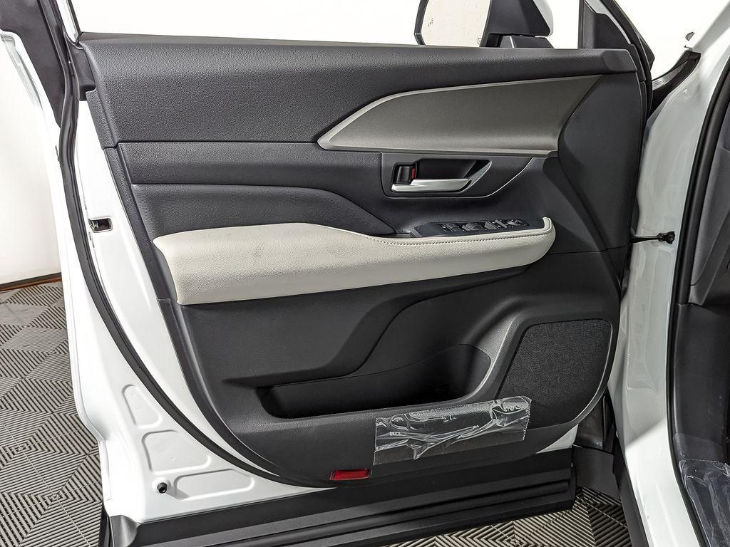 new 2025 Toyota Grand Highlander car, priced at $47,792