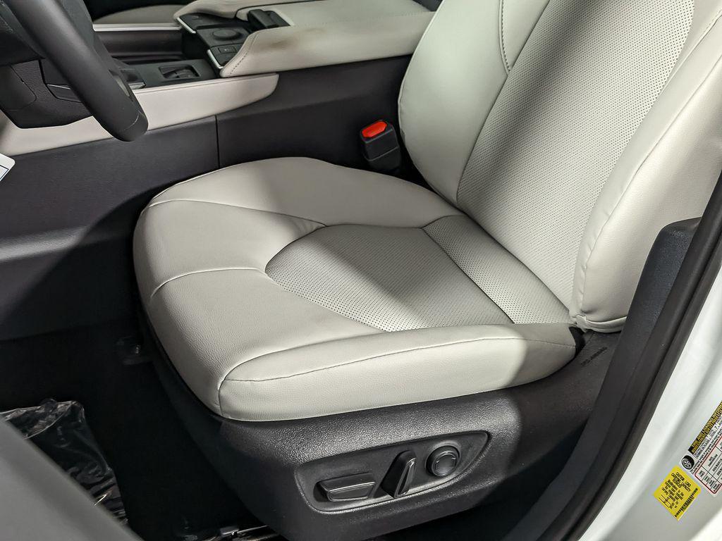 new 2025 Toyota Grand Highlander car, priced at $47,792