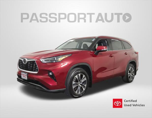 used 2022 Toyota Highlander car, priced at $38,528