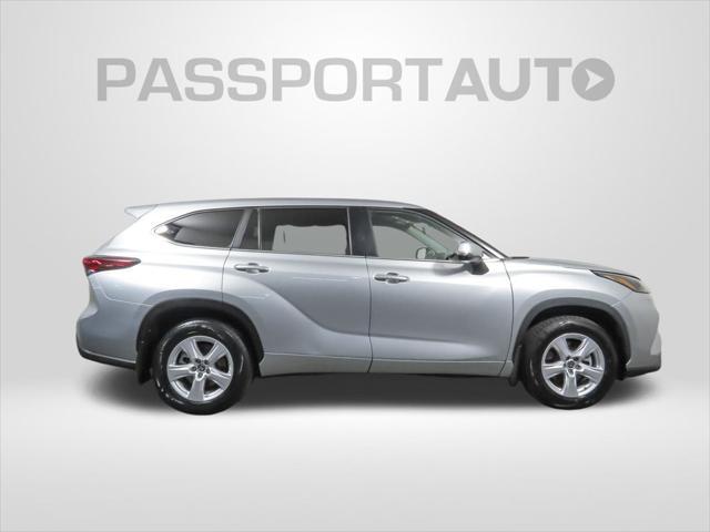 used 2023 Toyota Highlander car, priced at $34,500