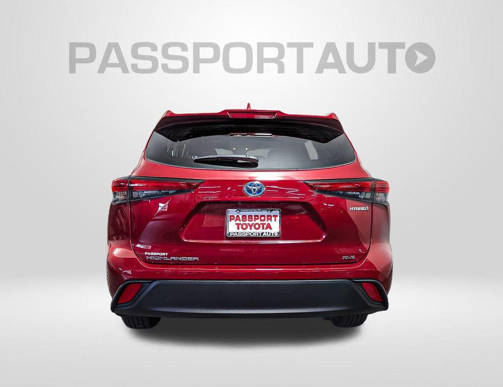 used 2023 Toyota Highlander Hybrid car, priced at $40,000