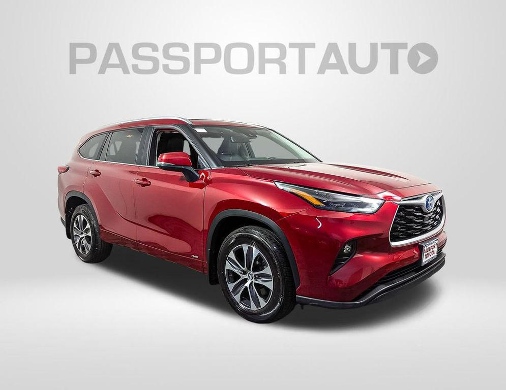 used 2023 Toyota Highlander Hybrid car, priced at $40,000