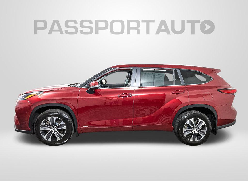 used 2023 Toyota Highlander Hybrid car, priced at $40,000