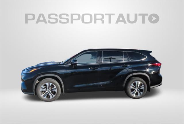 used 2022 Toyota Highlander car, priced at $34,100