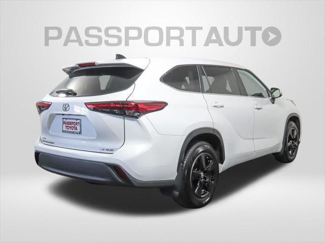 used 2023 Toyota Highlander car, priced at $34,266